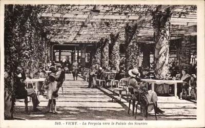 Vichy - La Pergola vers le Palais des Sources — Édition La Cigogne