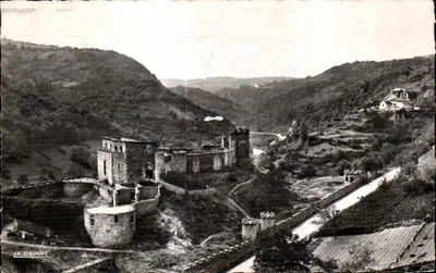 O castelo de Chouvigny — Vale da Sioule — Éditions La Cigogne (Vichy)