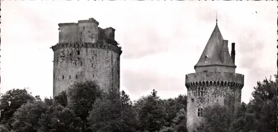 As Torres do Largoët — Elven (Morbihan) — Éditions Gaby, Nantes