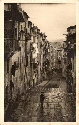 Velha Rue em Nice — vista em perspectiva — Yvon, n°98