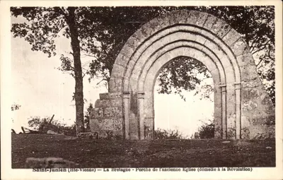 Saint-Junien (Hte-Vienne) — A Bretanha — Portal da antiga Igreja (demolido durante a Revolução)