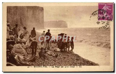Mesnil-Val — A Praia em dia ventoso — LL