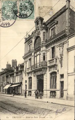 Troyes — Hôtel du Petit Troyen — LL. n°82