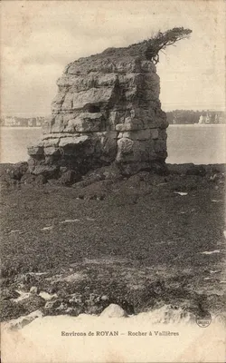 Environs de ROYAN — Rocher à Vallières — Nouvelles Gazeuses