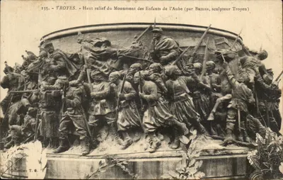 Troyes — Haut relief du Monument des Enfants de l'Aube (par Briden, sculpteur Troyen)