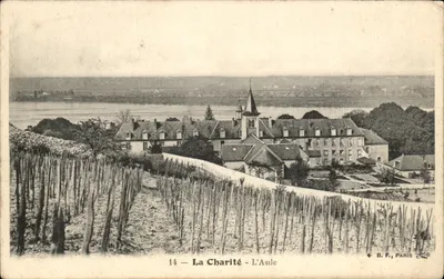 La Charité - L'Asile — vista da cidade e do vinha — B.F., PARIS