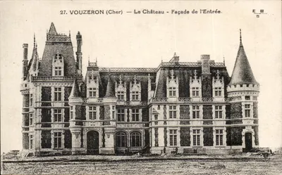Vouzeron (Cher) — O Castelo — Fachada da Entrada. — Editor EM B, n° 27
