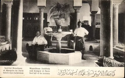 Instituto Musulmano e Mesquita de Paris — Sala de descanso do hammam — editor não visível