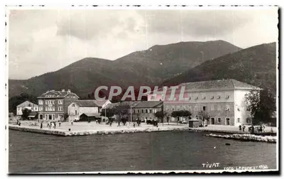 Tivat — vista do porto e dos edifícios — Foto Laforest