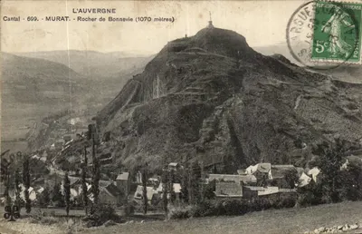 Murat - Rocher de Bonnevie (1070 metros) — A Auvergne, Cantal — editor desconhecido, n° 699