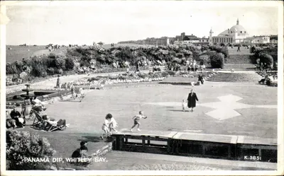 Panama Dip, Whitley Bay — vista do parque com crianças e edifício com cúpula — editor Silvey & Co. Ltd., n° K-5851