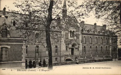 Briare (Loiret) - O Hospício — Edição M. R. Cliché Guillemeau