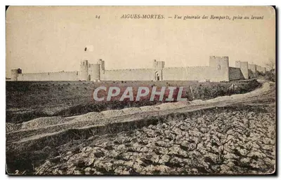 Aigues-Mortes — Vista geral dos Muros, tirada ao leste — editor não visível, n° de série 24