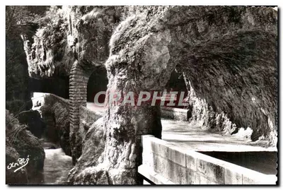 As Alpes francesas — LE VERCORS. A estrada dentro dos Grands Gouffets — Edição de Arte Grenoble, n°26