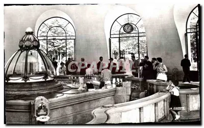 Interior do Hospital de la Source em Vichy — JA CIGOGNE