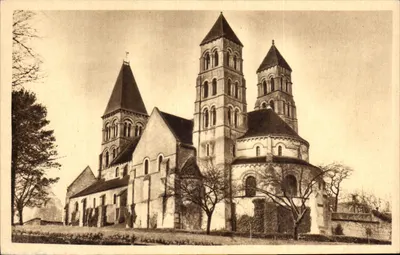 Moriénval (Oise) — Antiga igreja abacial das Beneditinas (lado sul) — Foto P. Duclos, Pierrefonde