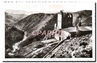 Ruínas do velho Castelo e a Fazenda em Vernoux (Ardèche) — Fotógrafo Mâcon, n° 000