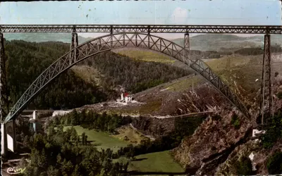 Viaduto do Garabit (Cantal) — obra-prima metálica de 565 metros, construída por Eiffel (1884) — editor GOC