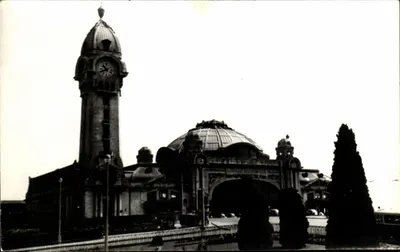 Estação de Lyon — vista do edifício com sua torre de relógio — editor desconhecido