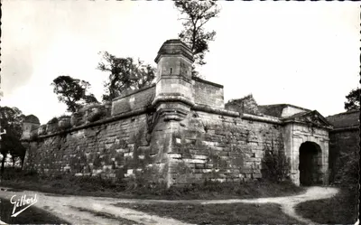 Brouage — Os Muros do Século XVII — A Porta Real — Edições A. Gilber