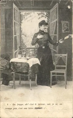 Bilhete postal antigo On Frappe ah e'est le Facteur oui ne me trompe pas e'est une lettre Calberl