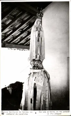 Nossa Senhora de Fátima — estátua sobre pedestal na capela — editor desconhecido, n° 10