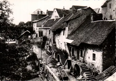 Os Velhos Bairro — antiga estrada por onde Napoleão passou ao retornar da Ilha de Elba em 6 de março de 1815 — 7 CORPS