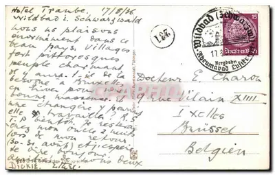 Schwarzwald-Trachien — três mulheres em trajes tradicionais diante de uma casa de madeira — editor não identificado — Verso