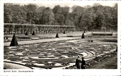 Schloß Brühl. Jardim de frente — vista do jardim à francesa — editor Cekade, série BHI 03