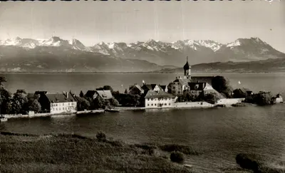 Wasserburg am Bodensee — with the Austrian and Swiss Alps — Echite Photographie, n° 154 L 106