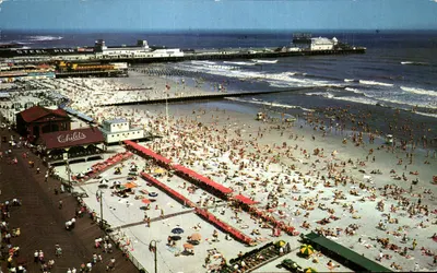 Banhistas e a Praia em Atlantic City, N.J. — Steel Pier no fundo — Publicado por Jack Fremau, n°3897