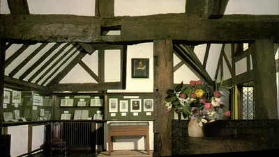 Museu da Nascimento de Shakespeare — Exibições sobre sua parente, carreira e obras — Jarrold & Sons Ltd, Norwich