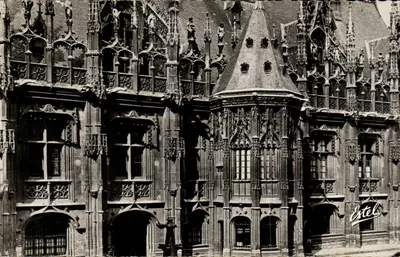 Rouen — Palácio de Justiça, fachada para a Cour d'honneur — Estel