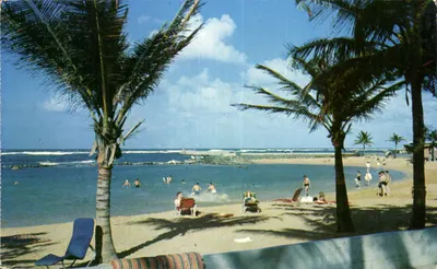 Porto Rico — Cena de praia diante do hotel Caribe Hilton — Matias Photo Shops, San Juan, P.R.