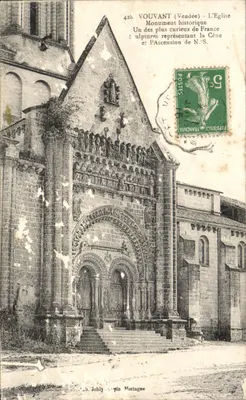 Vouvant (Vendée) - A Igreja - Monumento Histórico