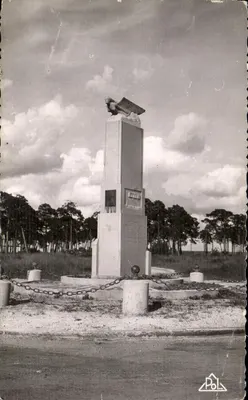 Bilhete postal antigo Mourmelon le Grand Monument a Henry Farman Aviação Aviator