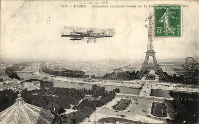 Paris — Flugzeug fliegt um die Eiffelturm — Canaille d'Adèle, n°3219