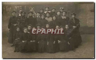 Grupo de jovens mulheres — foto de grupo — editor desconhecido