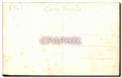 Grupo de crianças diante de um prédio — editor não identificado, número de série não visível — Verso