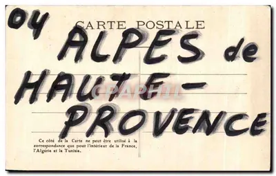 Jovem menina em vestido branco orando — diante de um altar — editor Alpes da Alta Provença — Verso