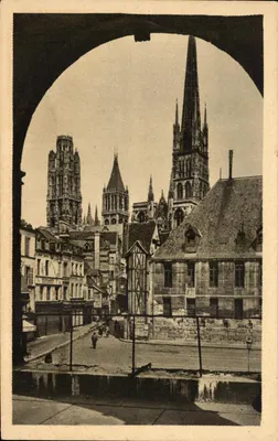 Rouen — A Catedral — Vista tirada da praça da Haute-Vieille Tour — Fot. Corbeau-Macon