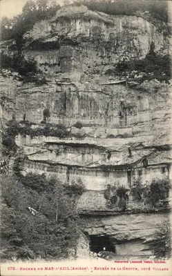 Rocher do Mas-d'Azil (Ariège) — Entrada da caverna, lado do vilarejo — Phototype Laboucse Frères, Toulouse, n° 979