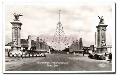 Exposição Internacional de Paris 1937 — Vista da Avenida Triunfal com o Palácio de Chaillot — H. CHIPAUD, Boulogne-Billancourt