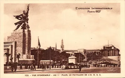 Exposição Internacional de Paris 1937 — Vista geral no primeiro plano, o Pavilhão da U.R.S.S. — H. Chipault, Boulogne-sur-Seine