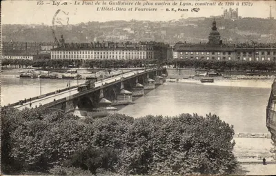 Lyon — O Ponte da Guillotière (o mais antigo de Lyon, construído entre 1210 e 1372) — B.F., PARIS