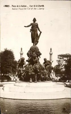 Paris — Praça da Nação — Carro da Liberdade