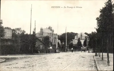 HESDIN — O Cruzamento Ferroviário — Imp. A. Armand, Hesdin