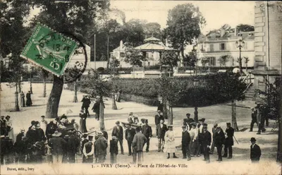 Ivry (Seine) - Praça do Hôtel-de-Ville — Buret, editor, Ivry, n°3