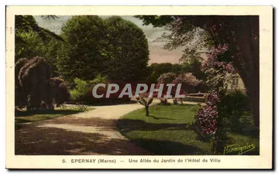 Epernay (Marne) — Uma Avenida do Jardim do Hotel de Ville — Harmignies