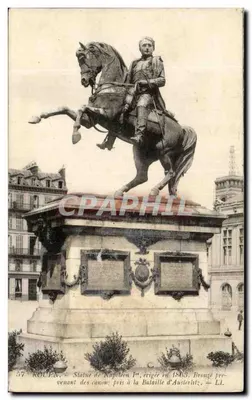 Bilhete postal antigo Rua da Estátua de Napoleão I, erguida em bronze proveniente dos canhões capturados na Batalha de Austerlitz